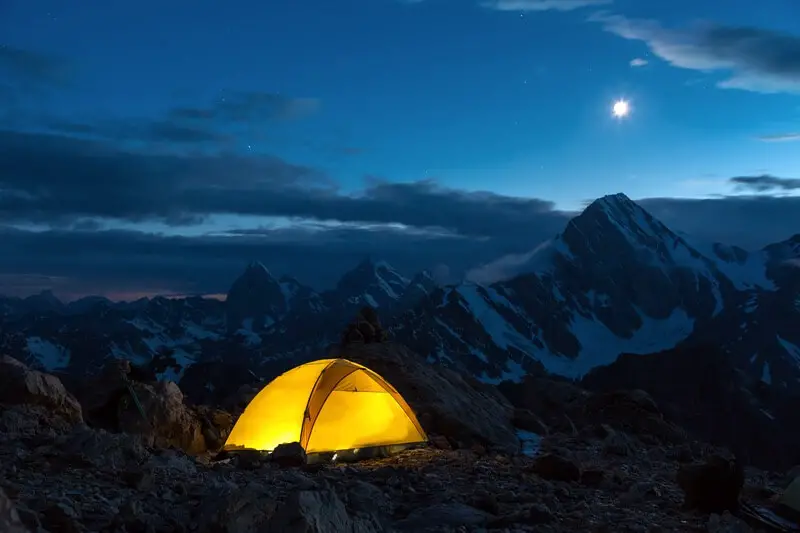 A tent there where jokes and puns are being told